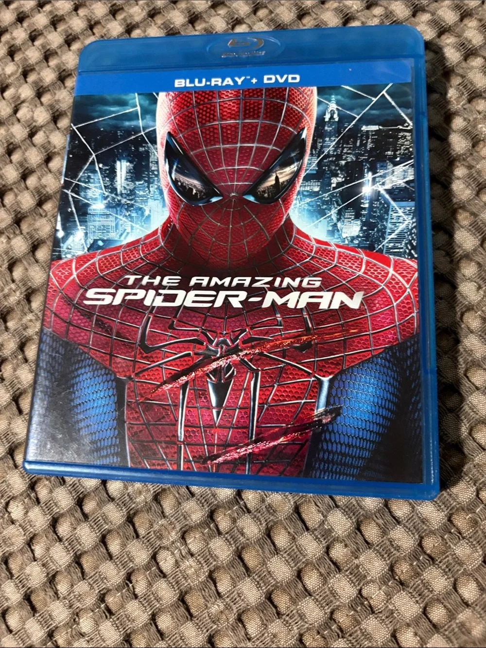 Sony Blu-ray + DVD The Amazing Spider-Man — Red & Blue Cover